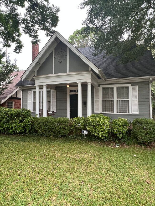 Building Photo - Four Bedrooms in The Garden District