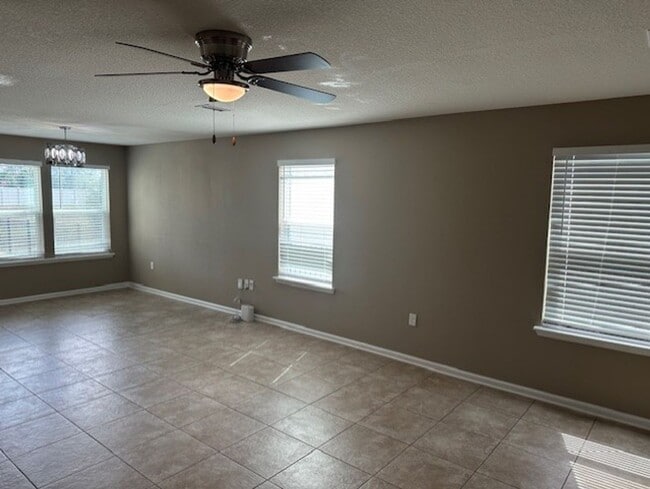Building Photo - 9670 Freefall Rd