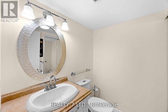 Photo du bâtiment - 1270 Maple Crossing Blvd