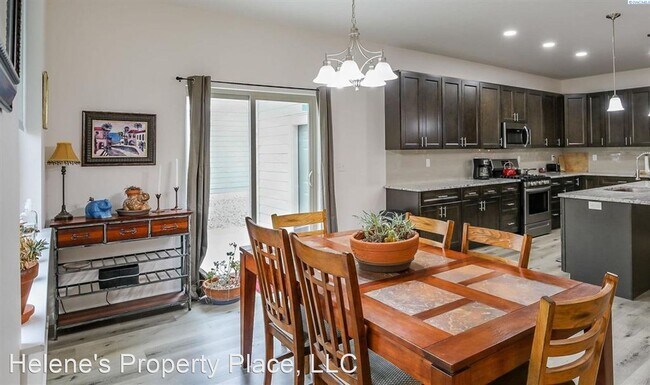 Building Photo - 3 br, 2 bath House - 600 SW Umatilla Ct.