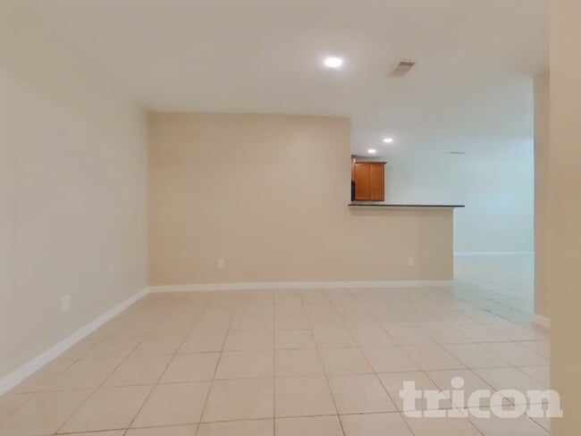 Foto del edificio - 524 Red Dusk Paint Dr