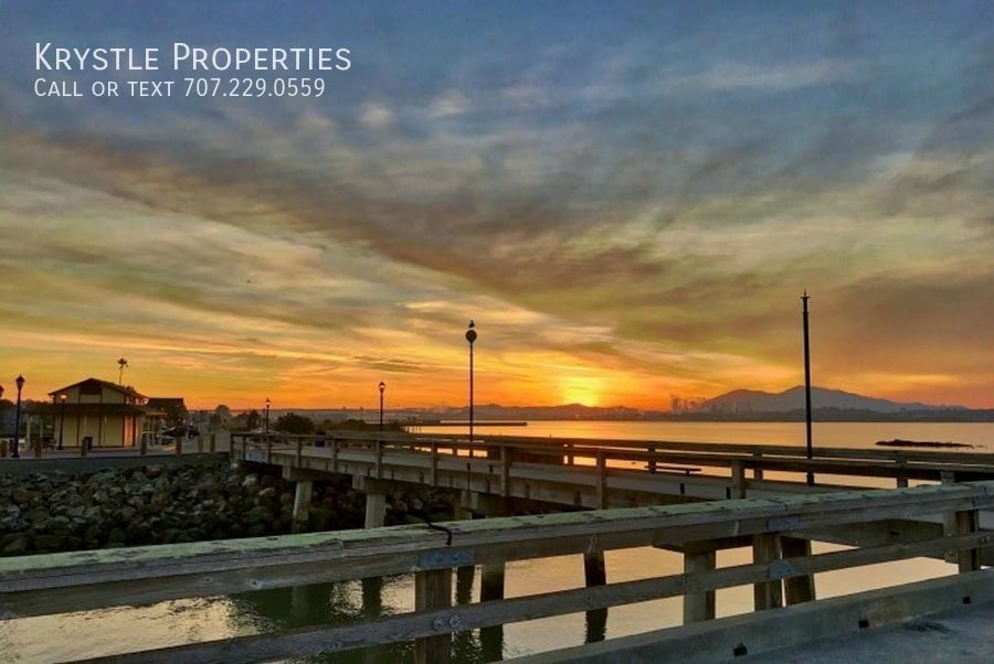 127 W F St, Benicia, CA 94510 Room for Rent in Benicia, CA