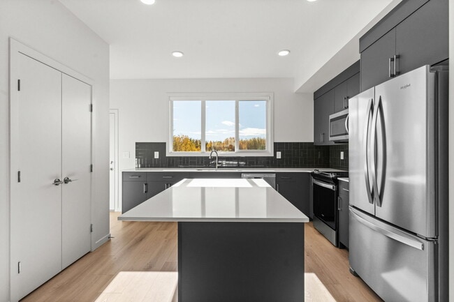 Building Photo - 67 Westwind Dr