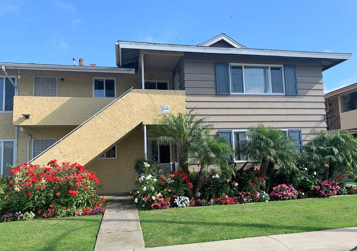 Primary Photo - 3676 Redondo Beach Blvd