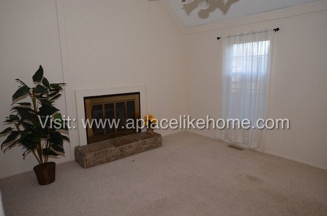 Building Photo - 15702 W 128th St, Olathe, KS 66062