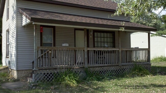 Building Photo - 470 Ferry St