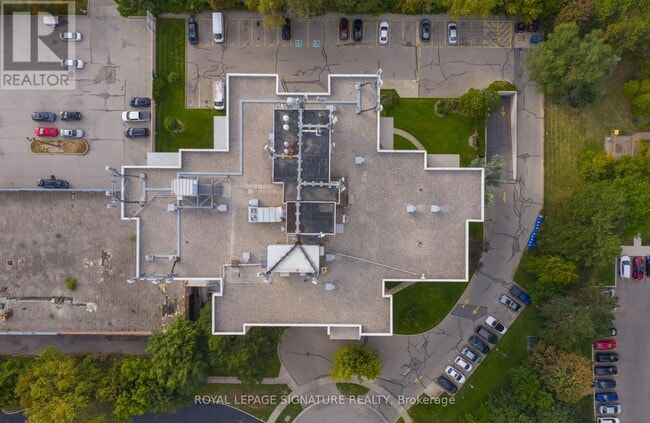 Building Photo - 975 Warwick Ct