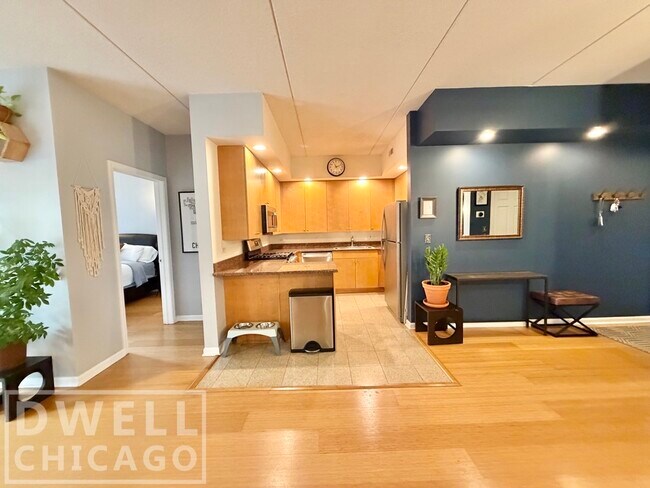 Foto del edificio - 4625 W Lawrence Ave
