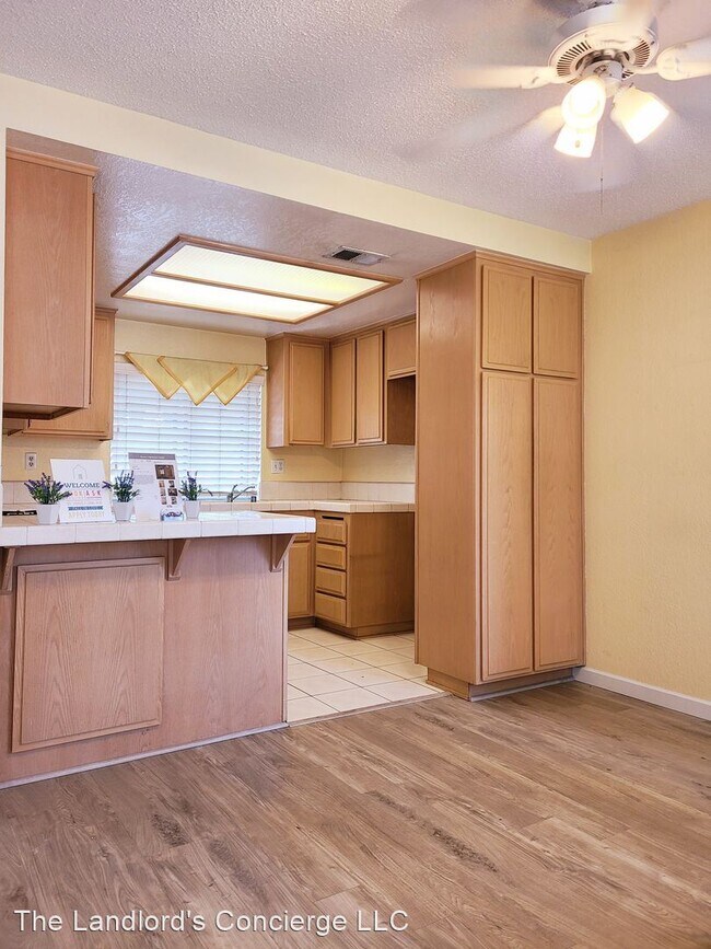 Building Photo - 2 br, 2.5 bath House - 1642 Privet Ct #D