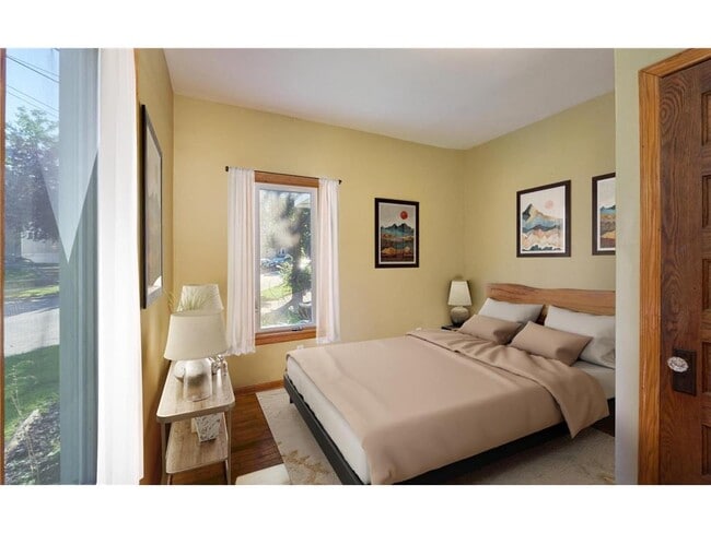 Building Photo - 894 23rd Ave SE