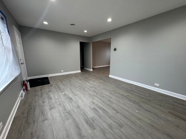 Foto del edificio - 5735 W 80th St