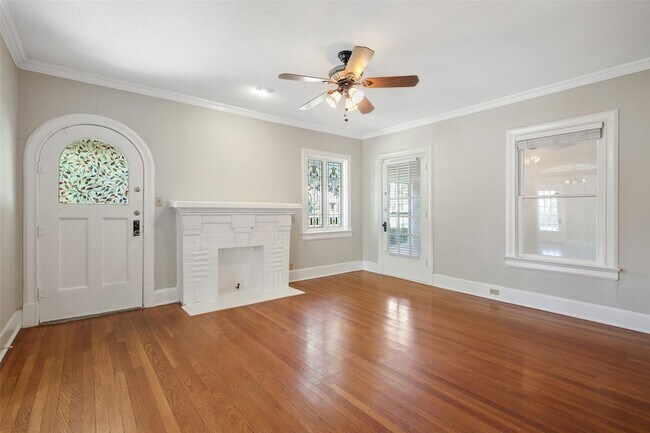 Foto del edificio - 6112 Prospect Ave