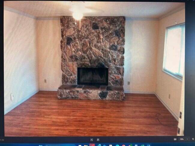 Foto del edificio - 4439 Myrtle Ave