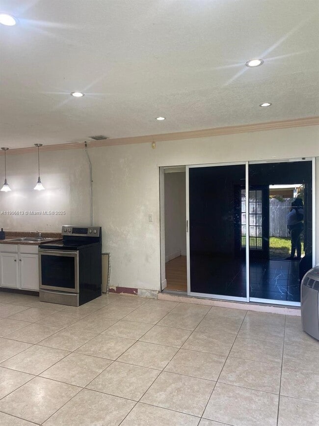 Foto del edificio - 7321 Grandview Blvd