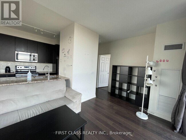 Photo du bâtiment - 339-1339 Rathburn Rd W