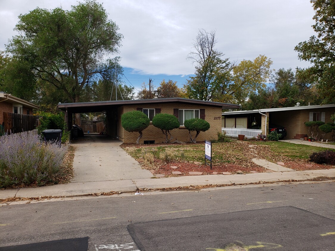 Foto principal - 2177 S Birch St