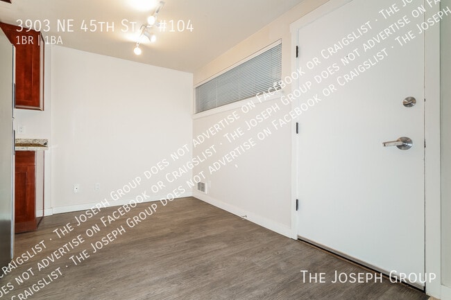 Foto del edificio - 3903 NE 45th St