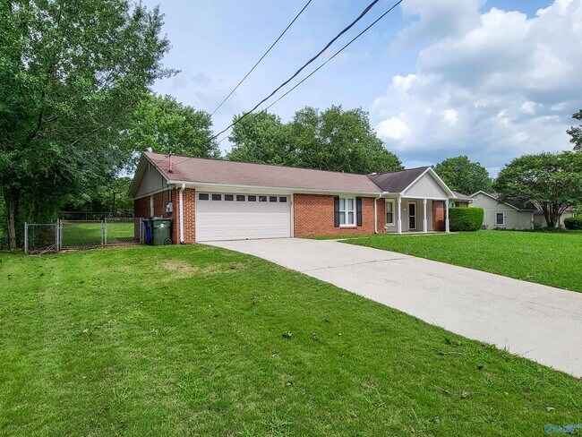Building Photo - 308 Red Oak Rd
