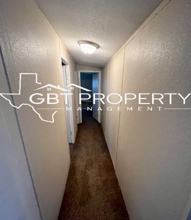 Building Photo - Single Wide