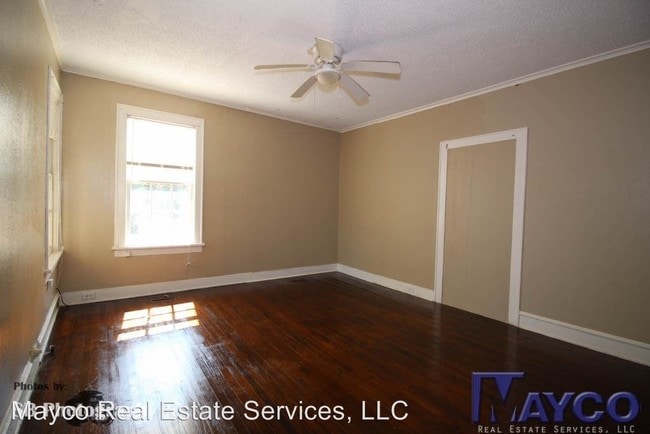 Building Photo - 211 Topeka St