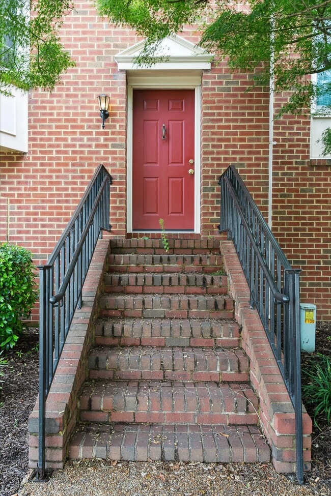 Photo - 17 Miles Cary Mews House