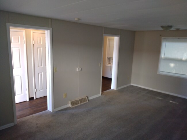 Building Photo - 1170 Tecumseh Pl