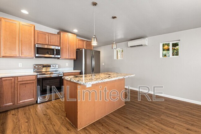 Building Photo - 3948 E Del Rio Dr