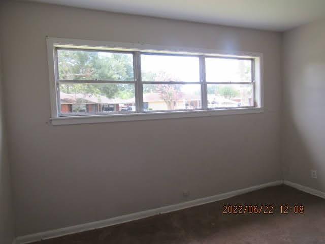 Foto del edificio - 704 Grantham Rd