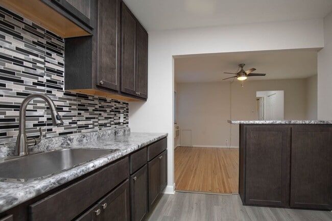 Building Photo - Renovated 1BD/1BATHS