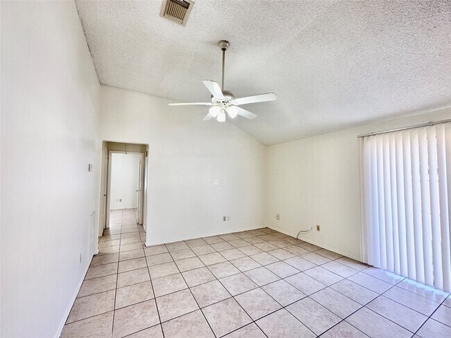 Foto del edificio - 13753 Sablecrest Dr