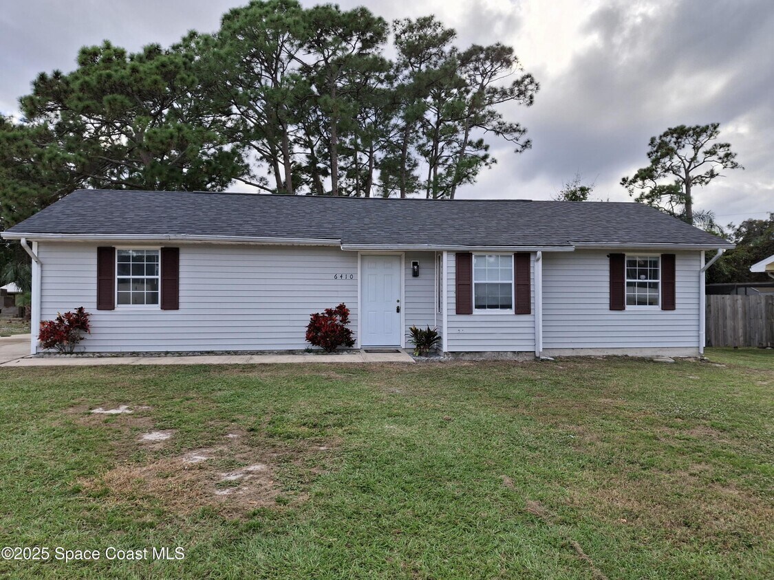 Foto principal - 6410 Lookout Dr