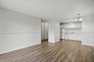 Building Photo - Chancellor Gate