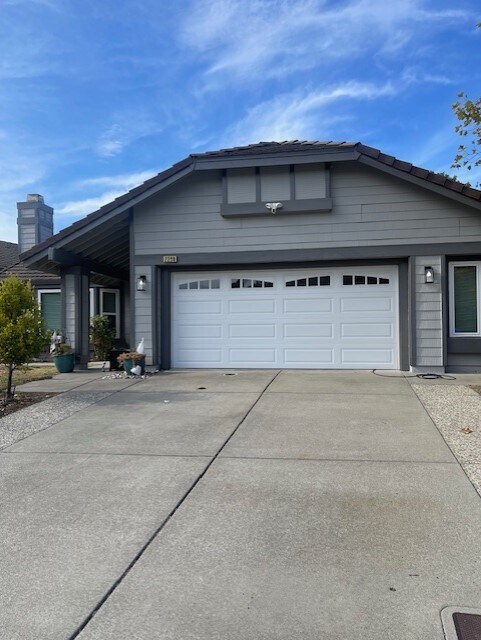 Foto principal - 2298 Pheasant Dr