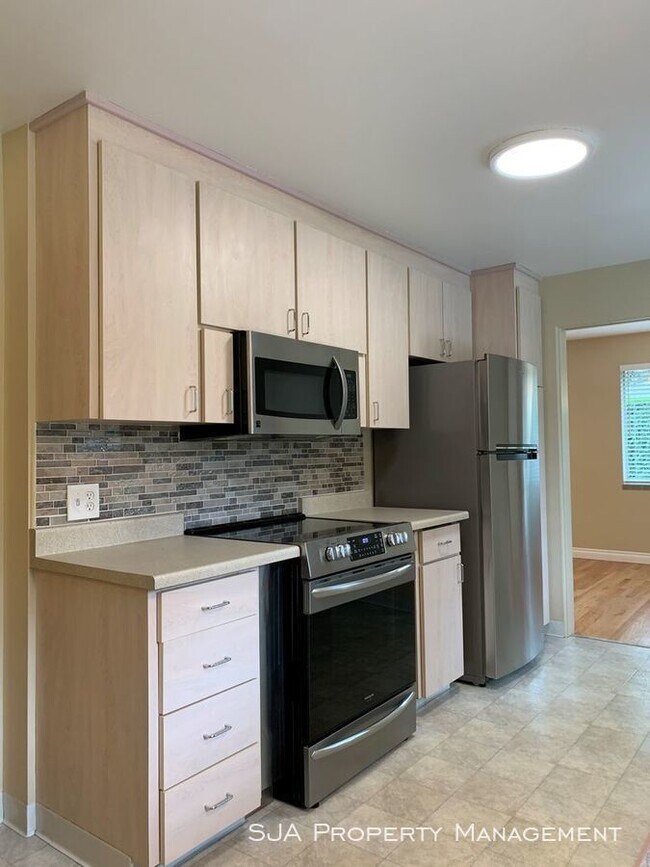 Foto del edificio - 1425 100th Ave NE