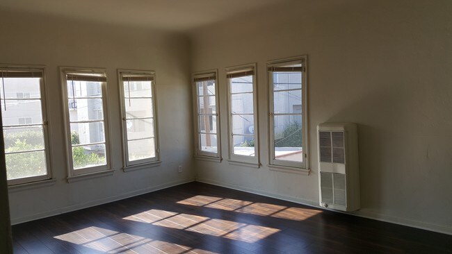 Foto del edificio - 8521 Horner St