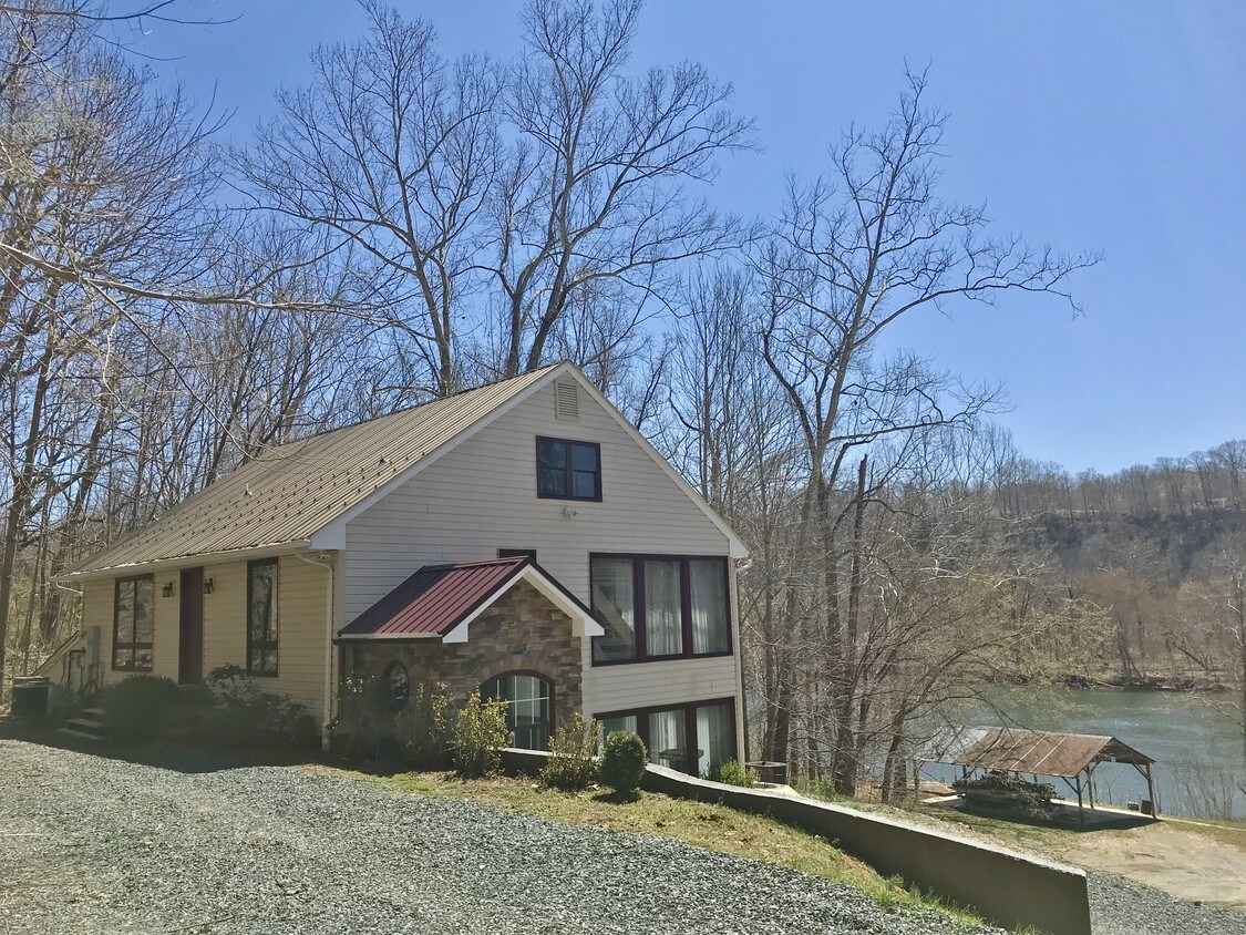 1145 River Rd, Madison Heights, VA 24572 House Rental in Madison Heights, VA