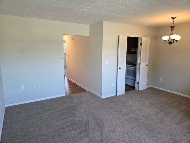 Building Photo - 858 Sussex Pl