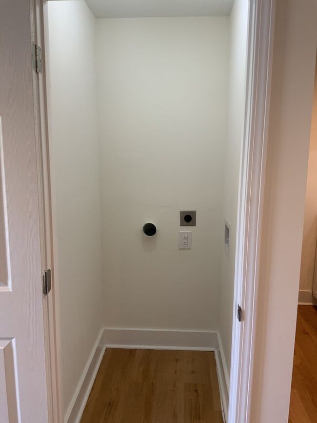 Building Photo - 1 Bed 1 bath Newley Remodeled