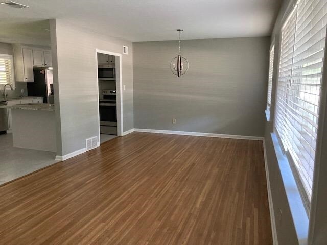 Foto del edificio - 5386 Denwood Ave
