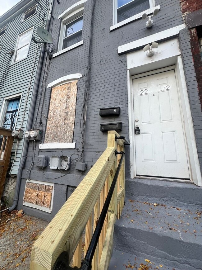 Building Photo - 22 1/2 Seward Ave