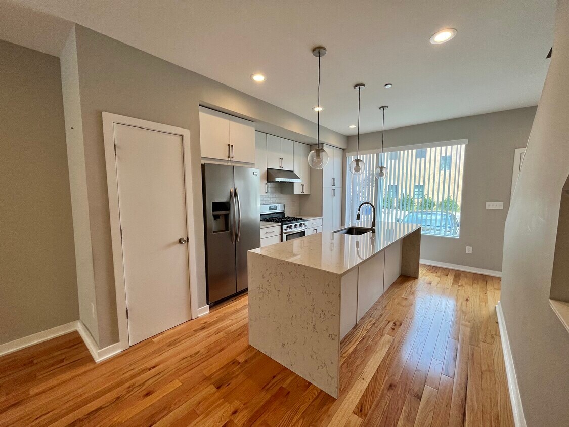 725 Fairmount Ave, Philadelphia, PA 19123 Townhome Rentals in