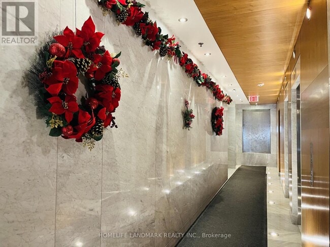 Building Photo - 85 Bloor St E