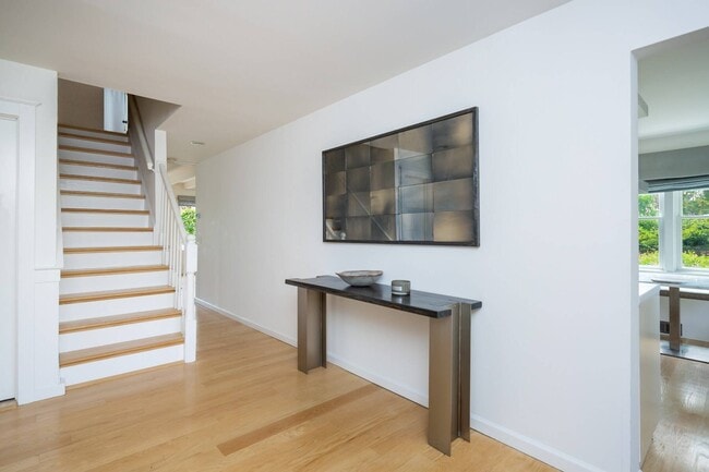 Foto del edificio - 869 Head of Pond Rd