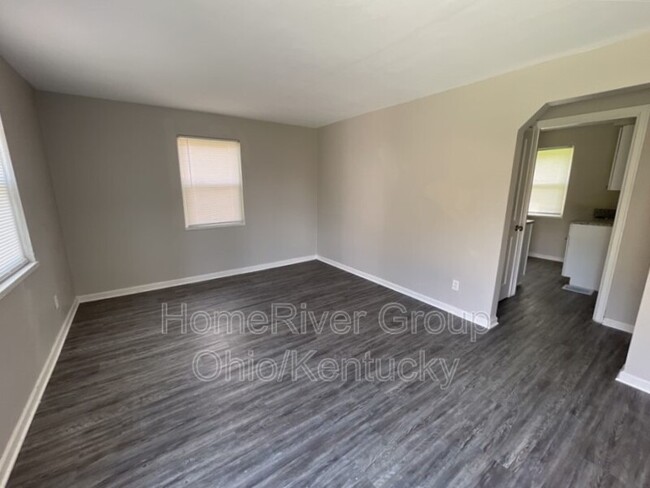 Building Photo - 526 Harriet St