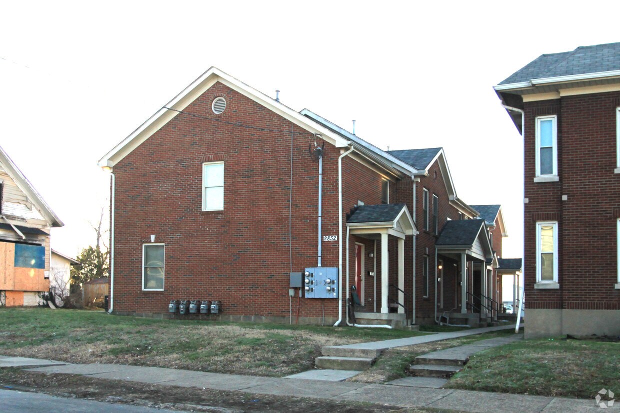 2852 W Market St, Louisville, KY 40212 Apartments in Louisville, KY