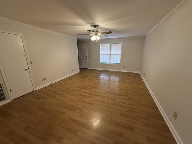 Foto del edificio - 1803 Thomas Ln