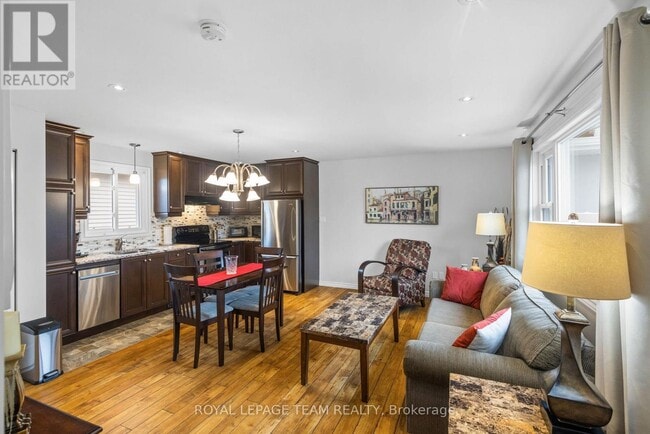 Building Photo - 1396 Maxime St