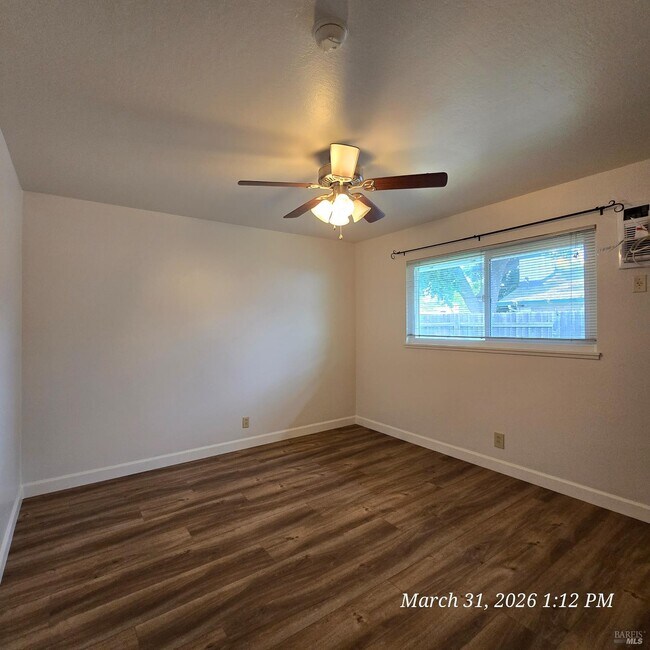 Foto del edificio - 786 Lovers Ln