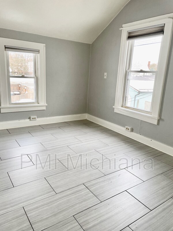 312 Harrison St, Mishawaka, IN 46544 Condo for Rent in Mishawaka, IN