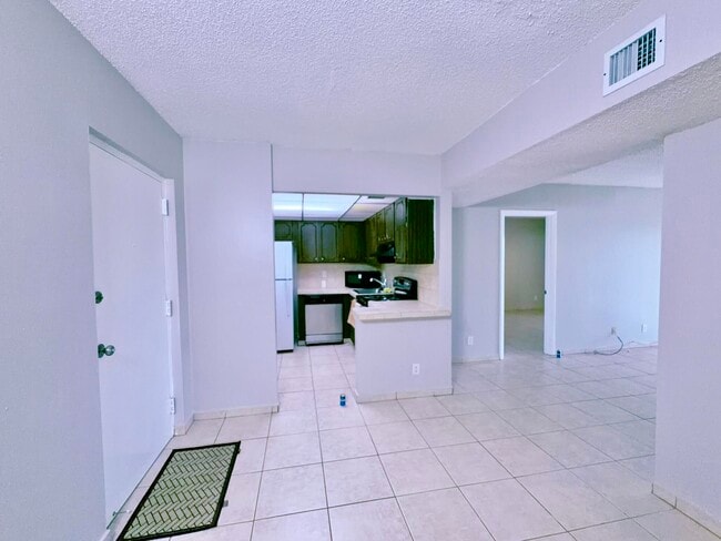 Foto del edificio - 460 NW 20th St